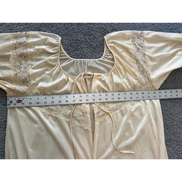 Vintage Cream/tan Maxi Robe Peignoir Dressing Gown Nylon/Lace 44" Bust Plus Size - Picture 12 of 14